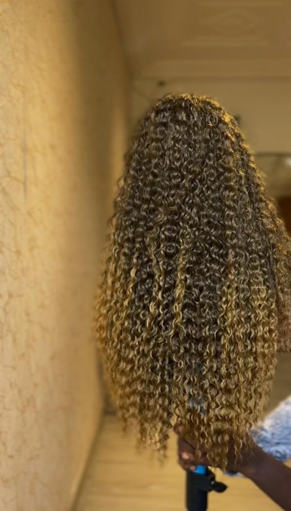 5*5 Closure Honey Curls